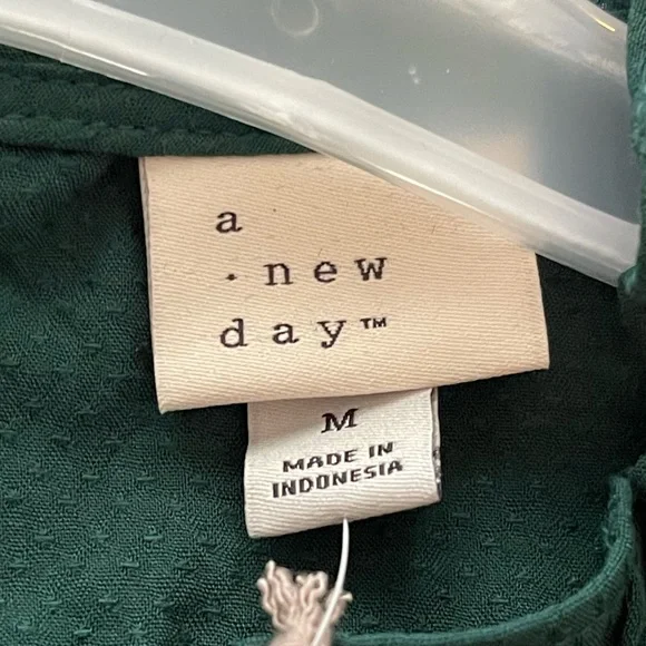 a new day Green Smocked Blouse NWT - Picture 6 of 8